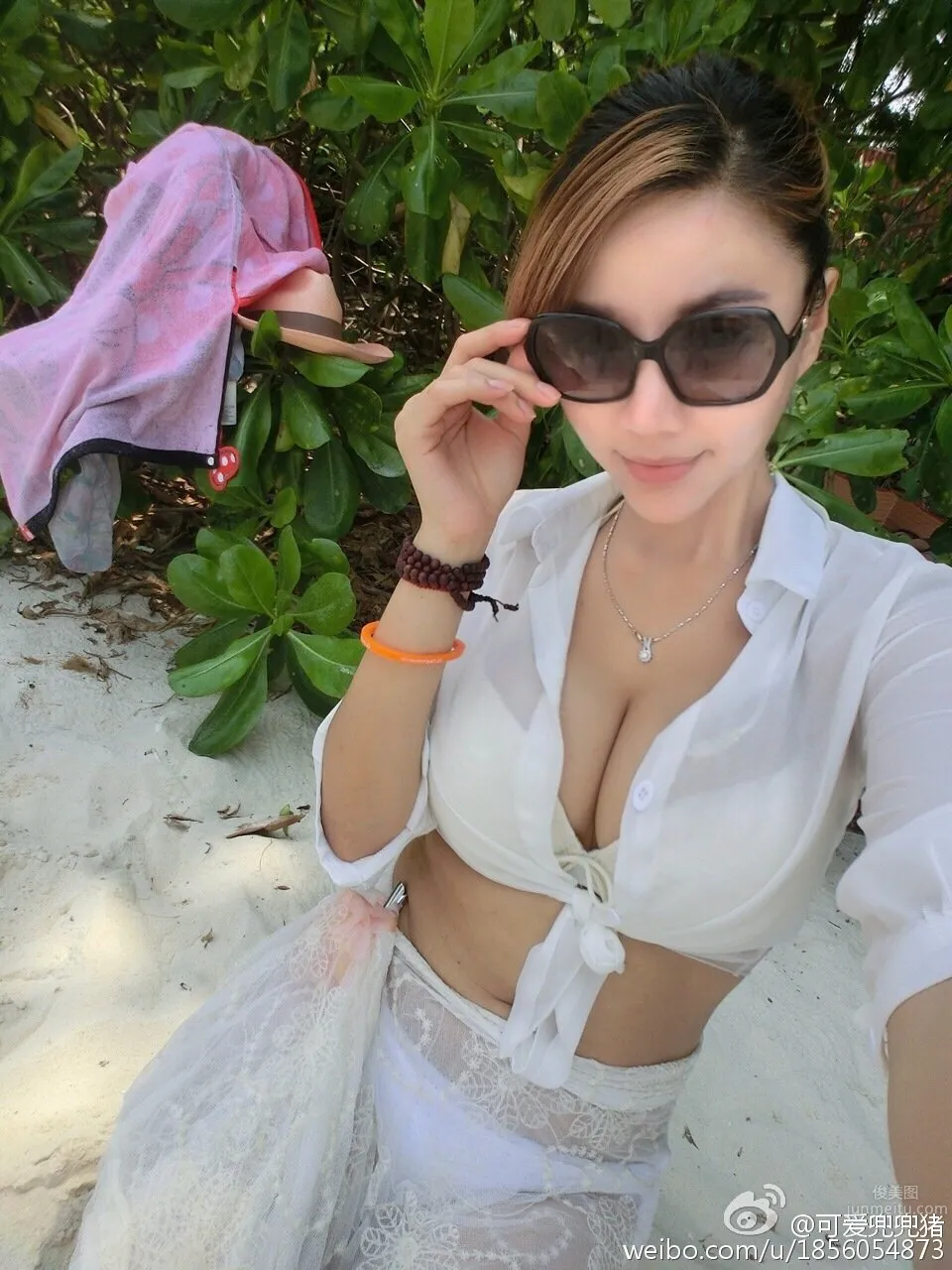 可愛兜兜豬- 童顔美女私房照 21