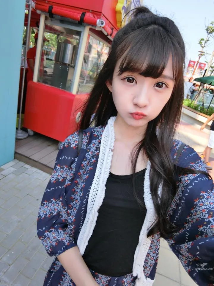 Mini Ami, Big-Eyed Model Who Looks Like a Doll photo 18
