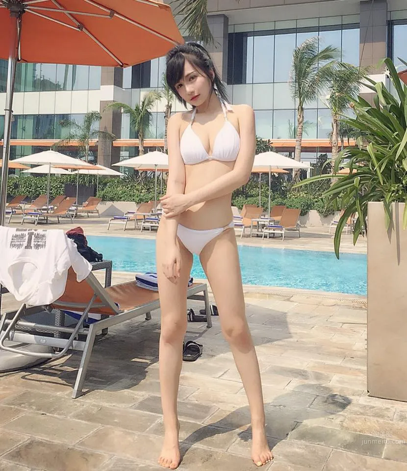 Abbie Chiu, Sexy Fair-Skinned Beauty Internet Model Who Looks Mixed-Race photo 21