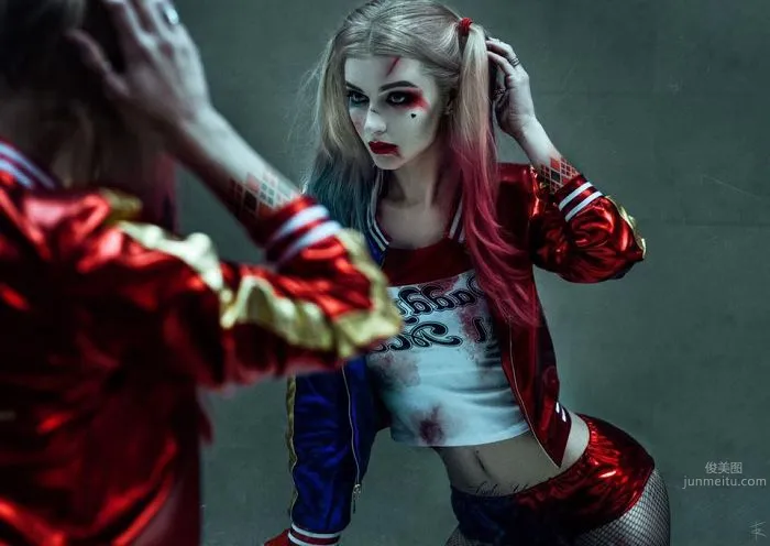 Katie Kosova: Coser photo 8