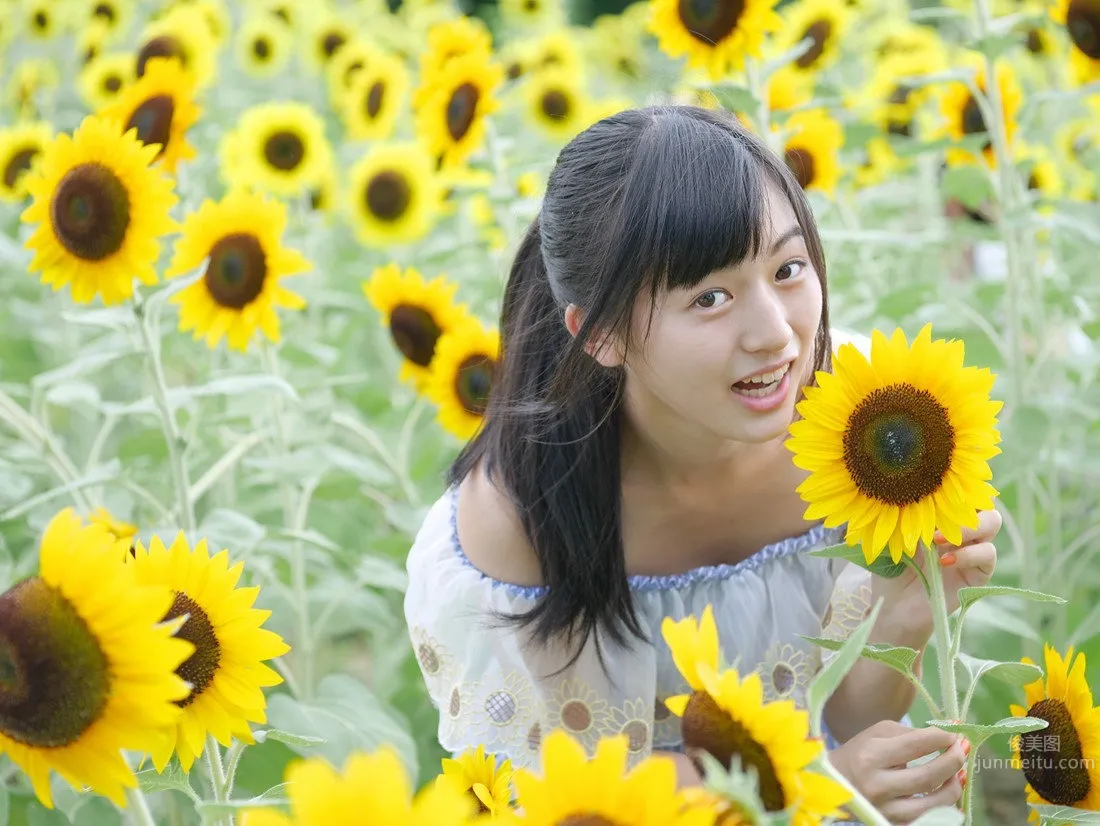 Akane Suzuki, Super Pure Outdoor Photos photo 5