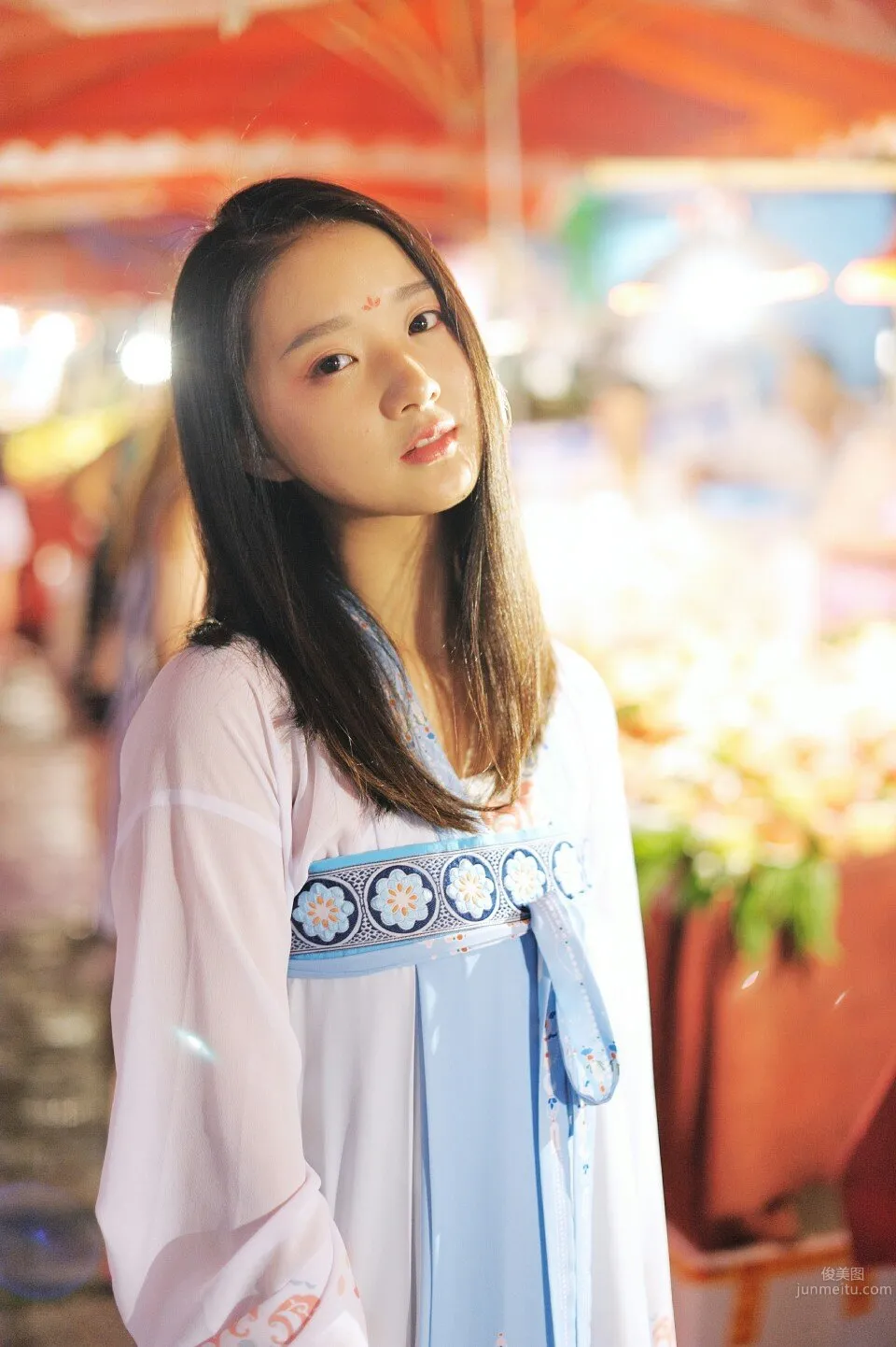 Yinyue Liao: Moon photo 16