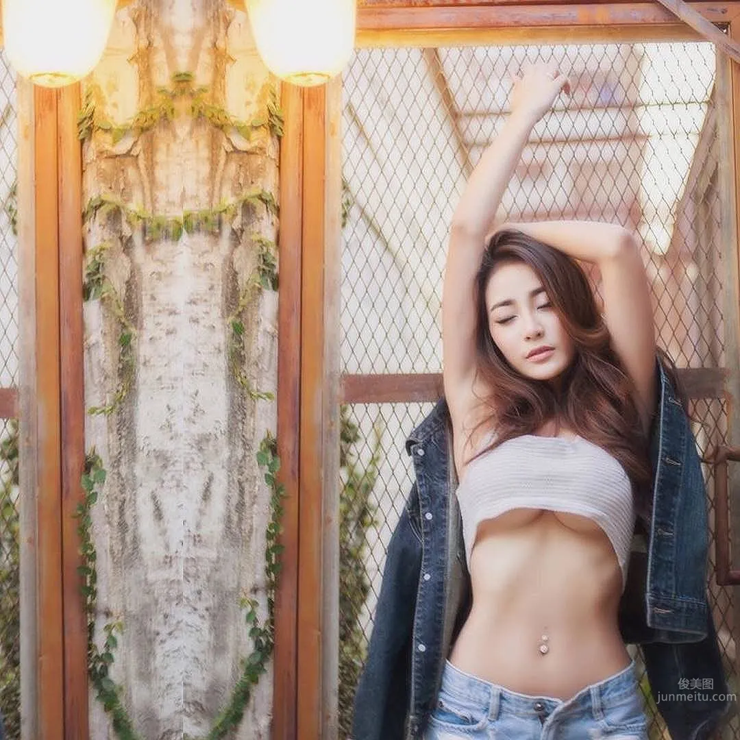Bowlki Phasinee- 完勝人妖的泰國好胸妹 3
