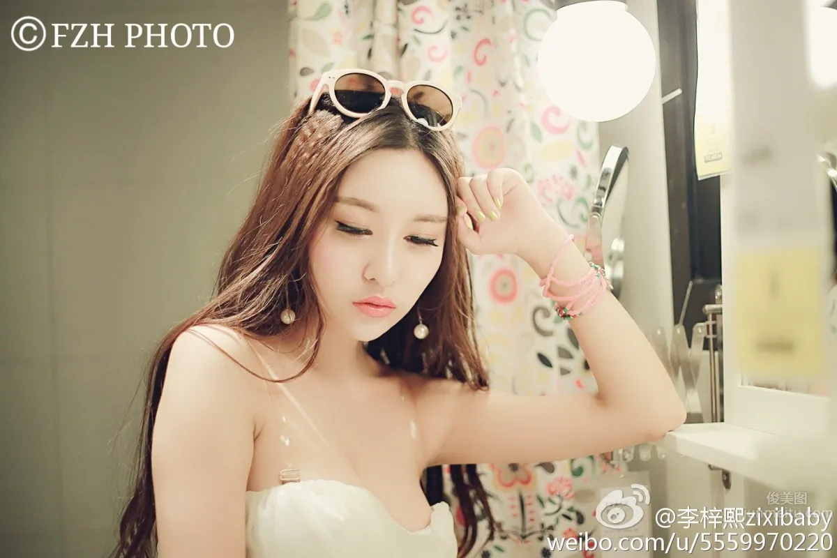 Li Zixi - Weibo Sexy Temptation Photos photo 28