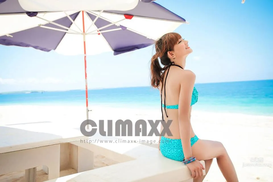 Mini Ami, Big-Eyed Model Who Looks Like a Doll photo 25