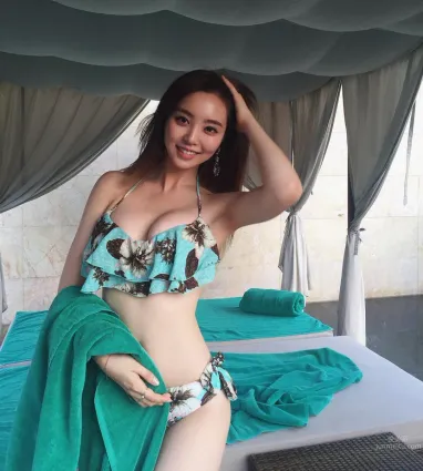 曹世輝- 南韓環球小姐36E美胸+超辣美腿海量美圖