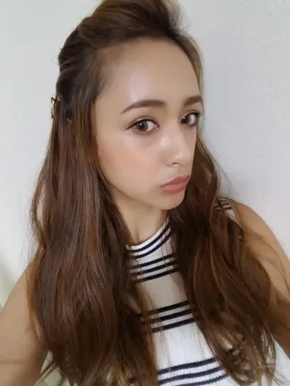 矢野安奈- 辣妹系惊异的小脸