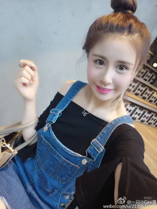方喆- 美女私房美圖