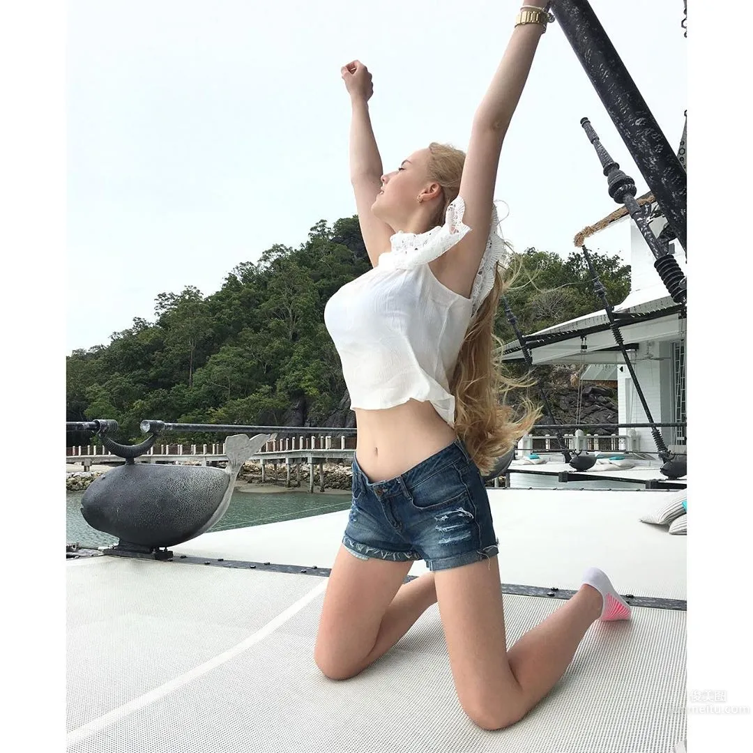 Oksana Neveselaya- 全球最性感數學老師海量私房照 6