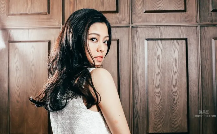 Amy Lo, A Fairy-Like Mixed-Race Beauty photo 15