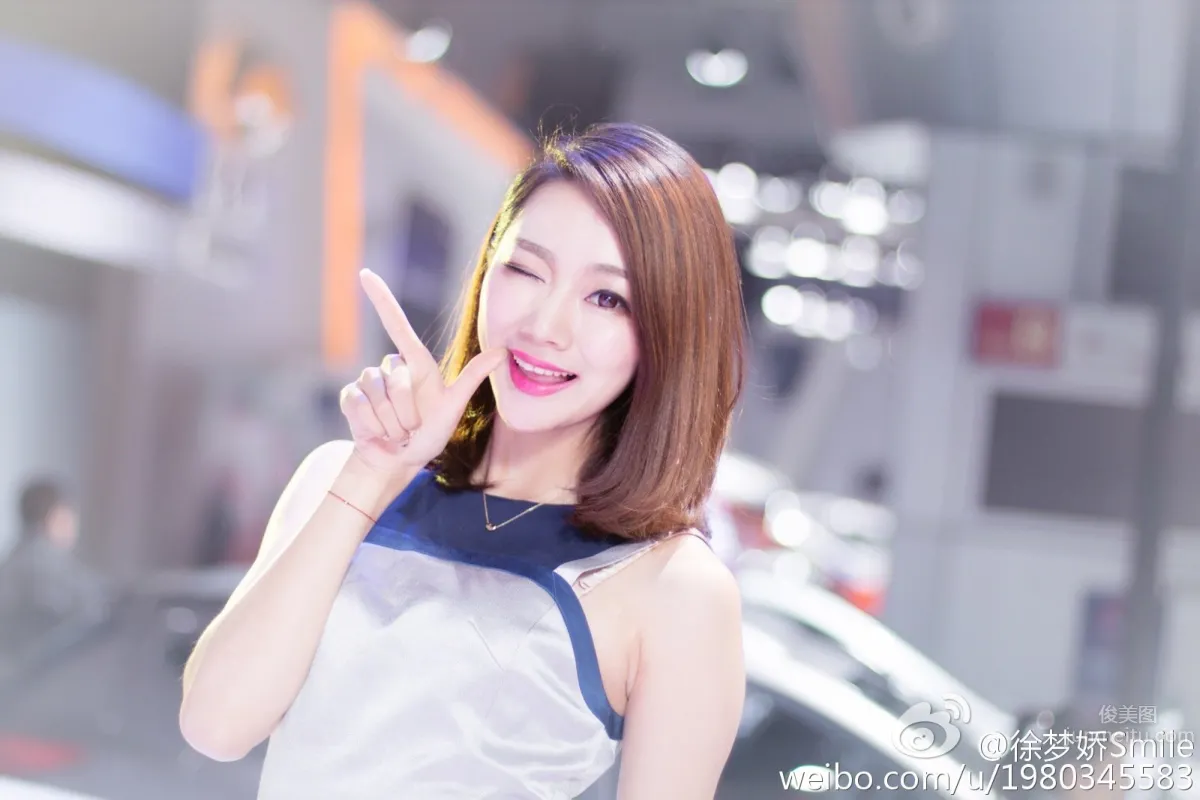 Xu Mengjiao Smile, Fashionable and Beautiful Car Model photo 18