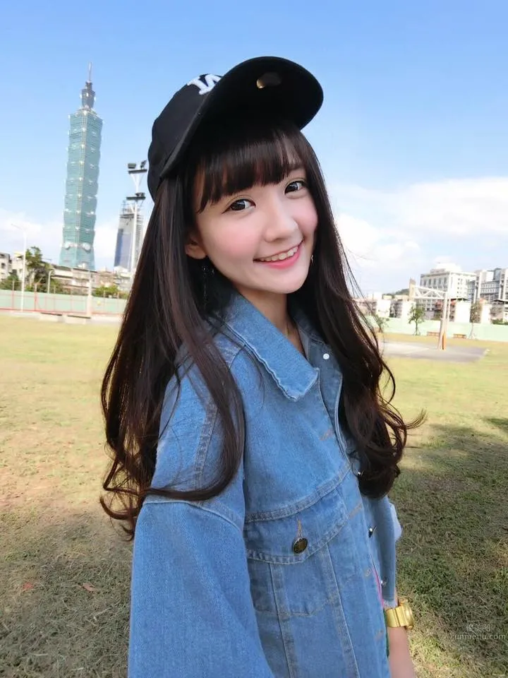 Mini Ami, Big-Eyed Model Who Looks Like a Doll photo 24
