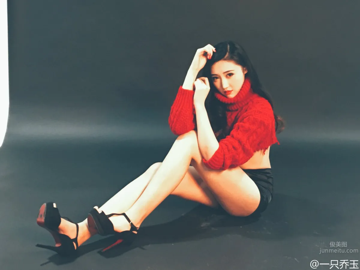 Qiao Yu - Long Legs Sexy Index Off the Charts photo 8