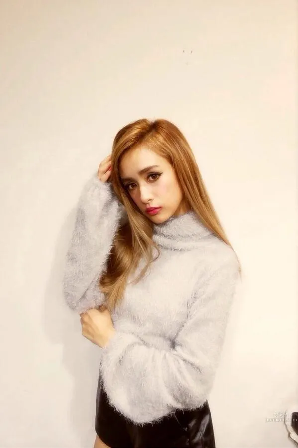 Anna Yano, Gyaru Style Astonishing Small Face photo 5