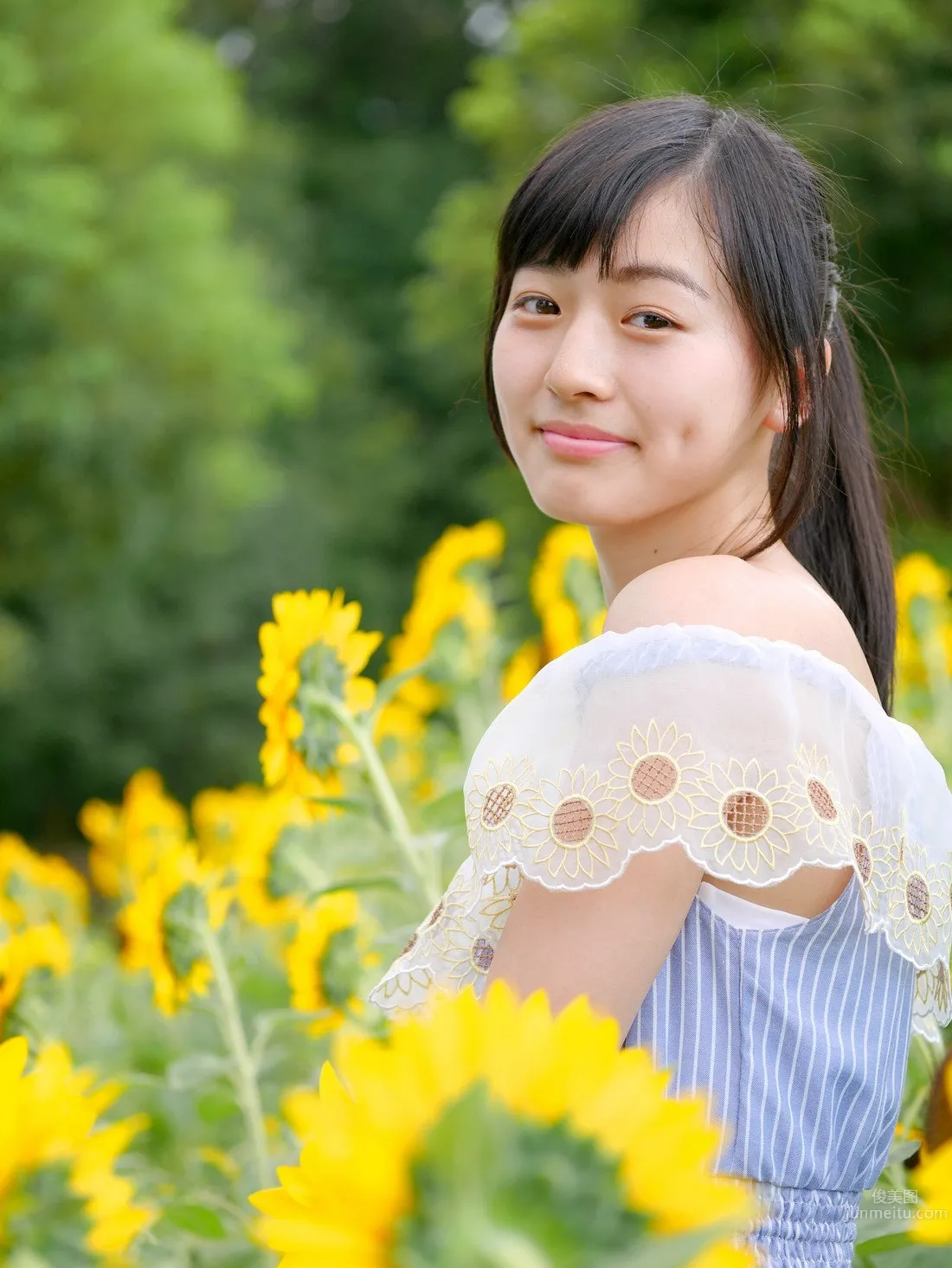 Akane Suzuki, Super Pure Outdoor Photos photo 7