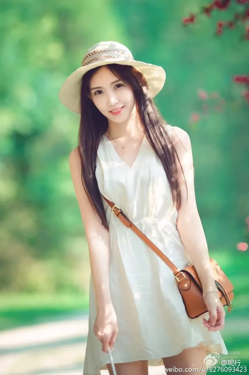 Ne Xing - Innocent Girl Super Eye-Catching Outdoor Shoot Photos photo 2
