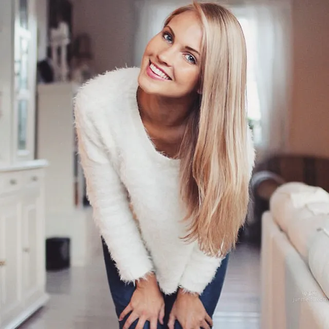 Emilie Nereng- 挪威第一才女私房照 7