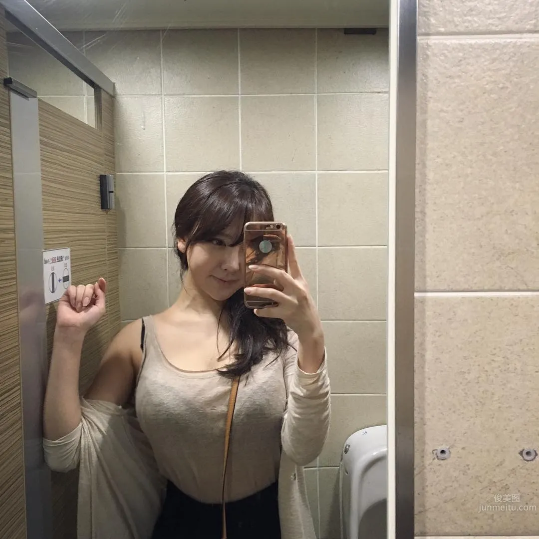 Lovelyn - Super Energetic Korean Cute Girl photo 46