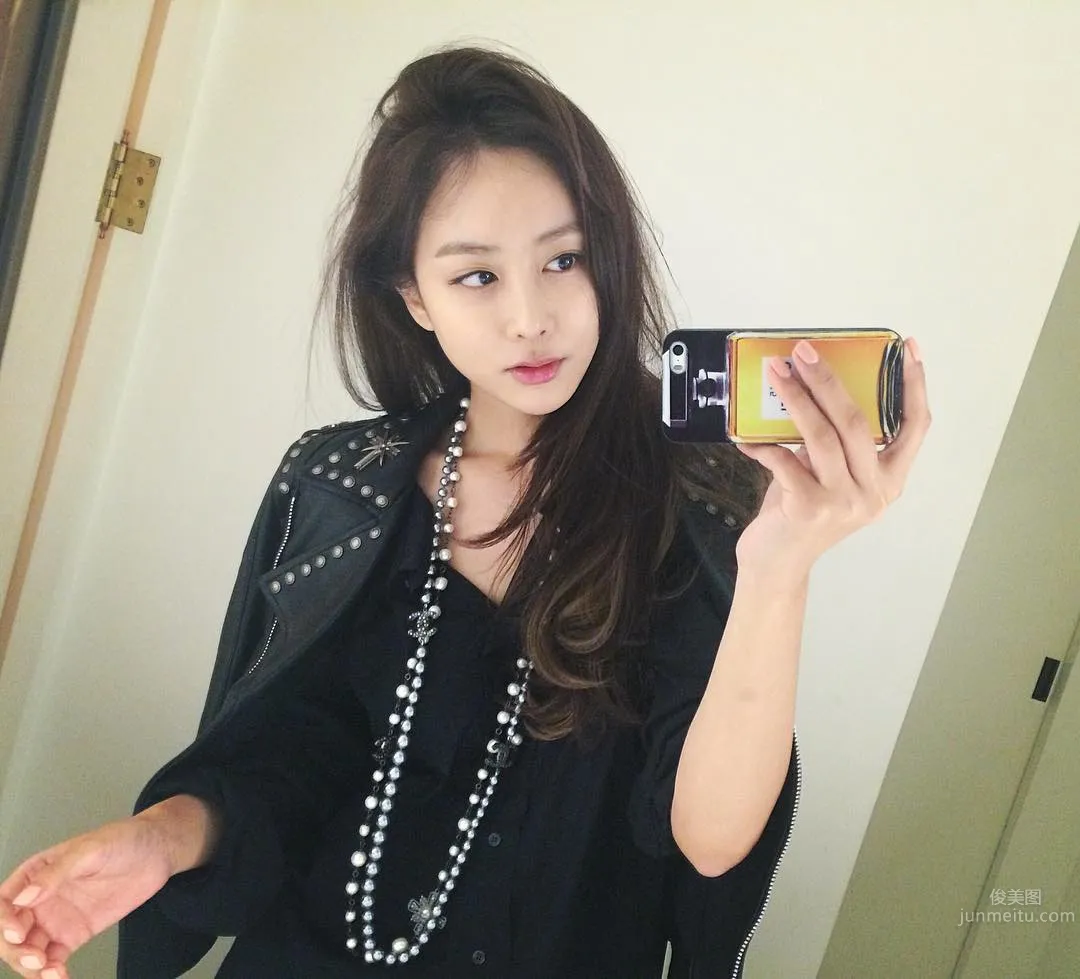 Miss Sohn, Korean Popular Fashion Blogger Private Shoot photo 12