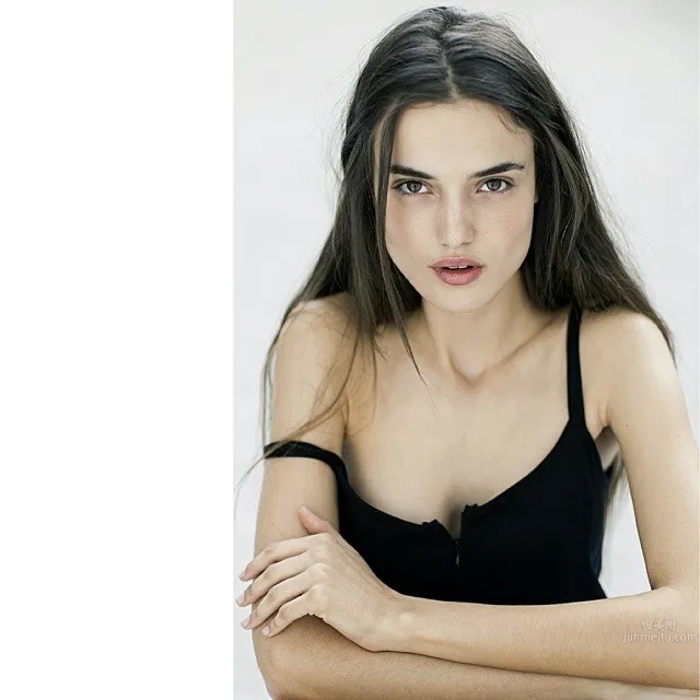 布兰卡·帕迪拉Blanca Padilla- 举世无双的大长腿内衣写真_0