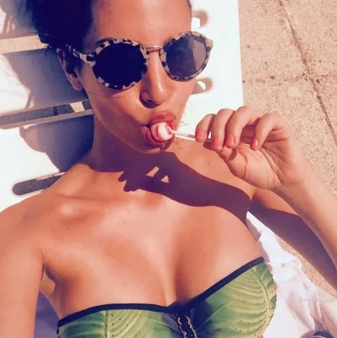 Sila Sahin - Playboy Muslim Model photo 14