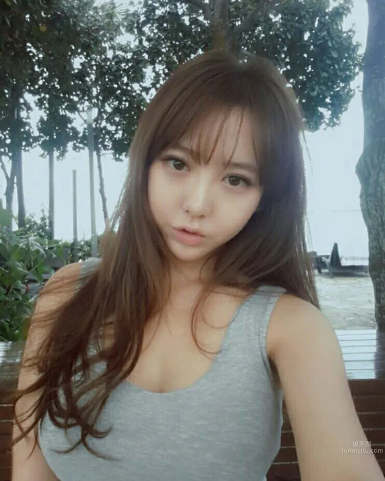 Lovelyn - Super Energetic Korean Cute Girl photo 22