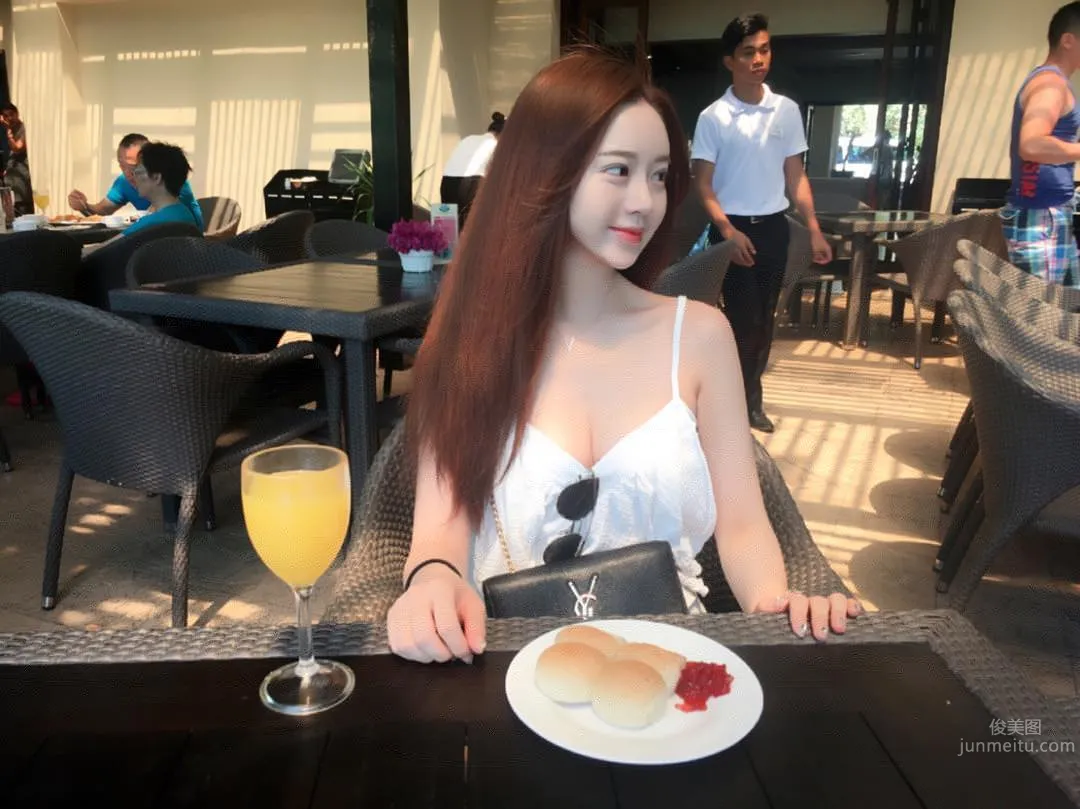 르미룸- 氣質牛奶妹好身材藏不住 11
