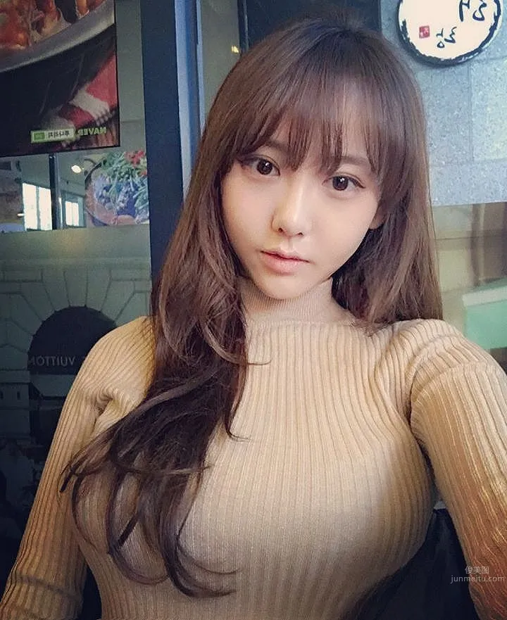 Lovelyn - Super Energetic Korean Cute Girl photo 4
