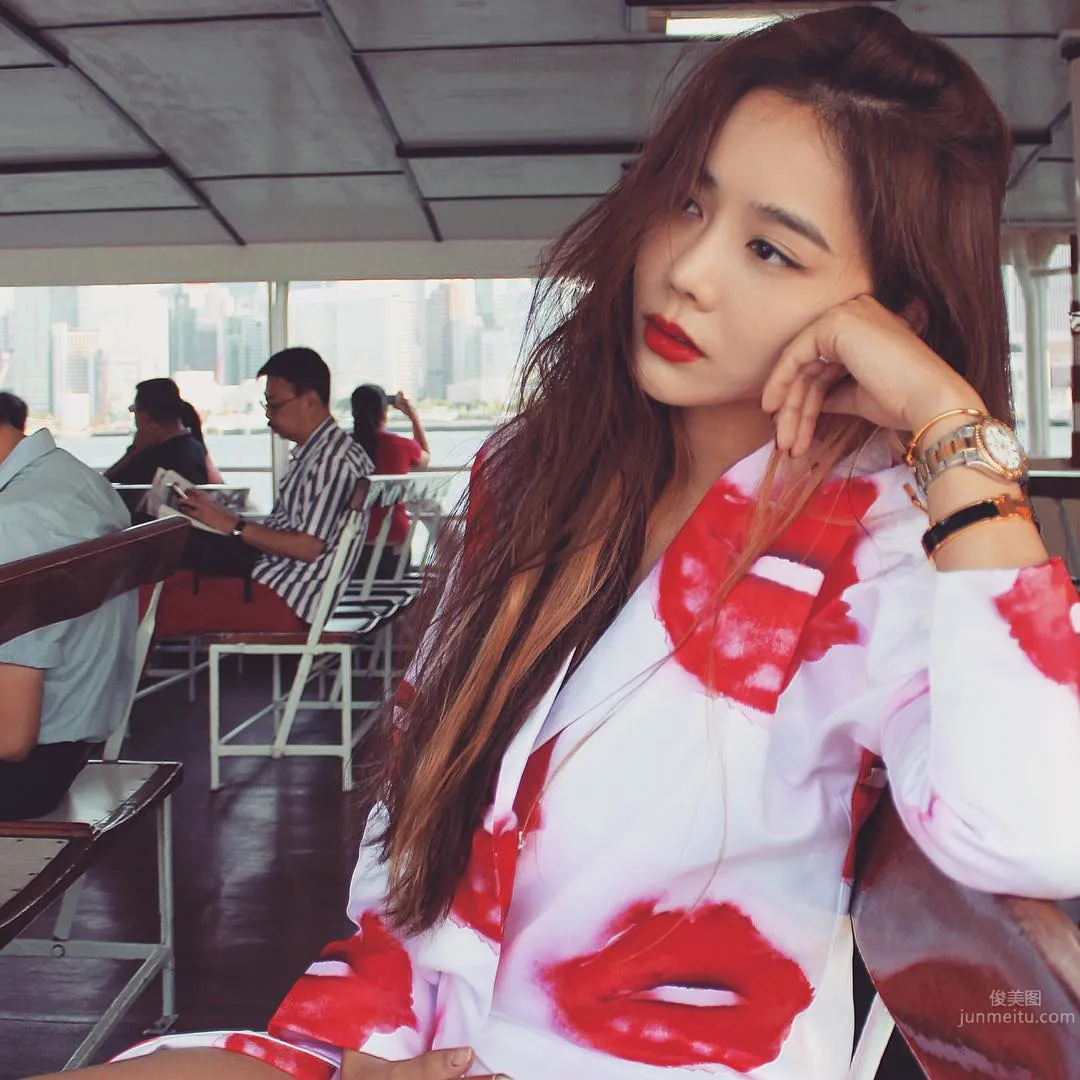 Miss Sohn, Korean Popular Fashion Blogger Private Shoot photo 6