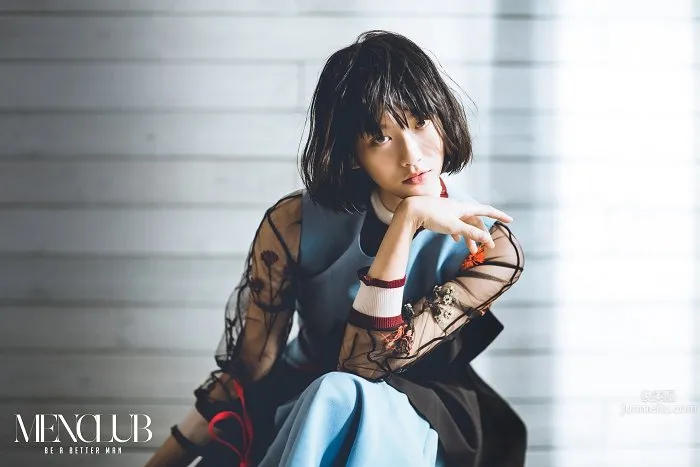 Angela Yuen: Literary Goddess Cool Elegant Photo photo 3