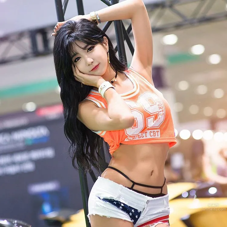 Heo Yun Mi - Off-the-Charts Looks Car Model Private Shoot photo 14