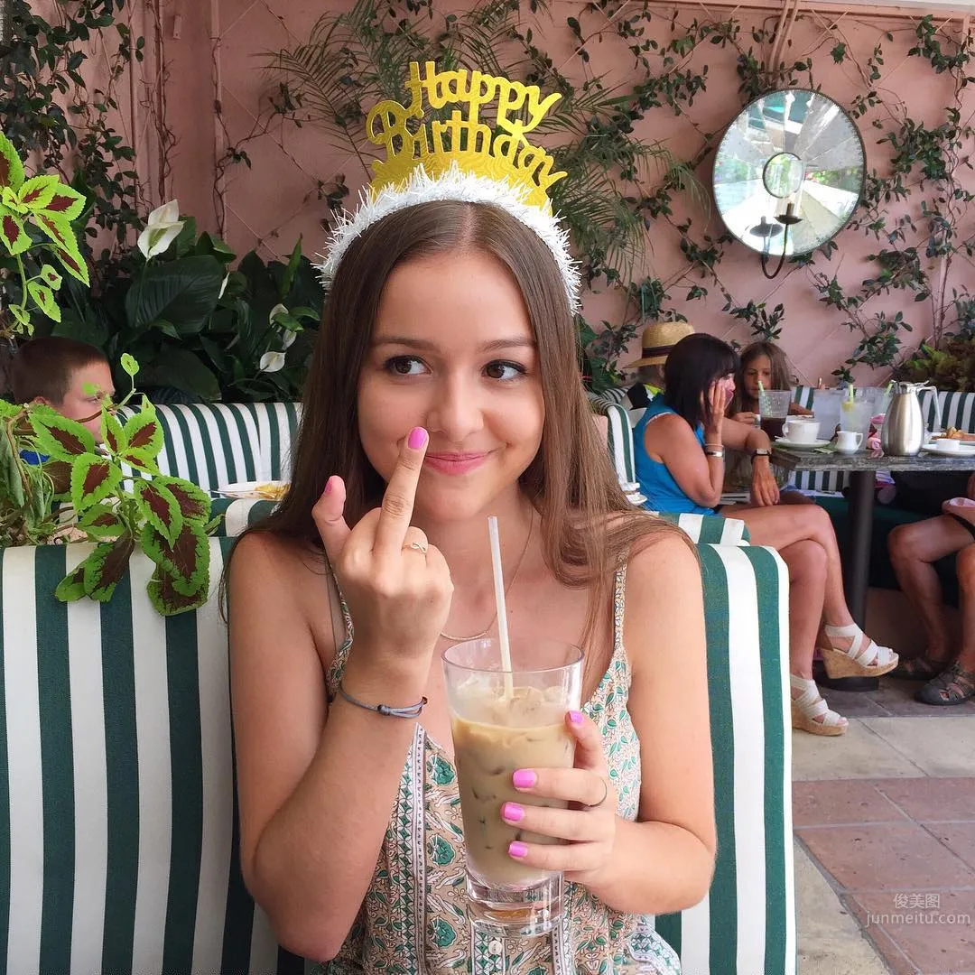 Sophie Mudd - American Sweetheart with an Amazing Figure photo 8