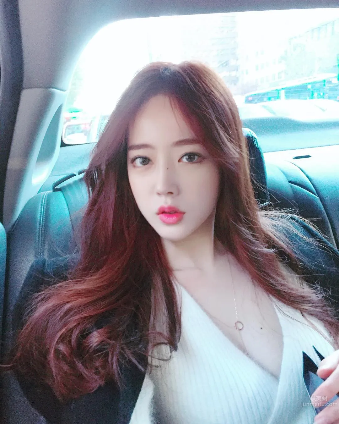 윤혜주- 小隻马露出深沟雪白超诱人_19