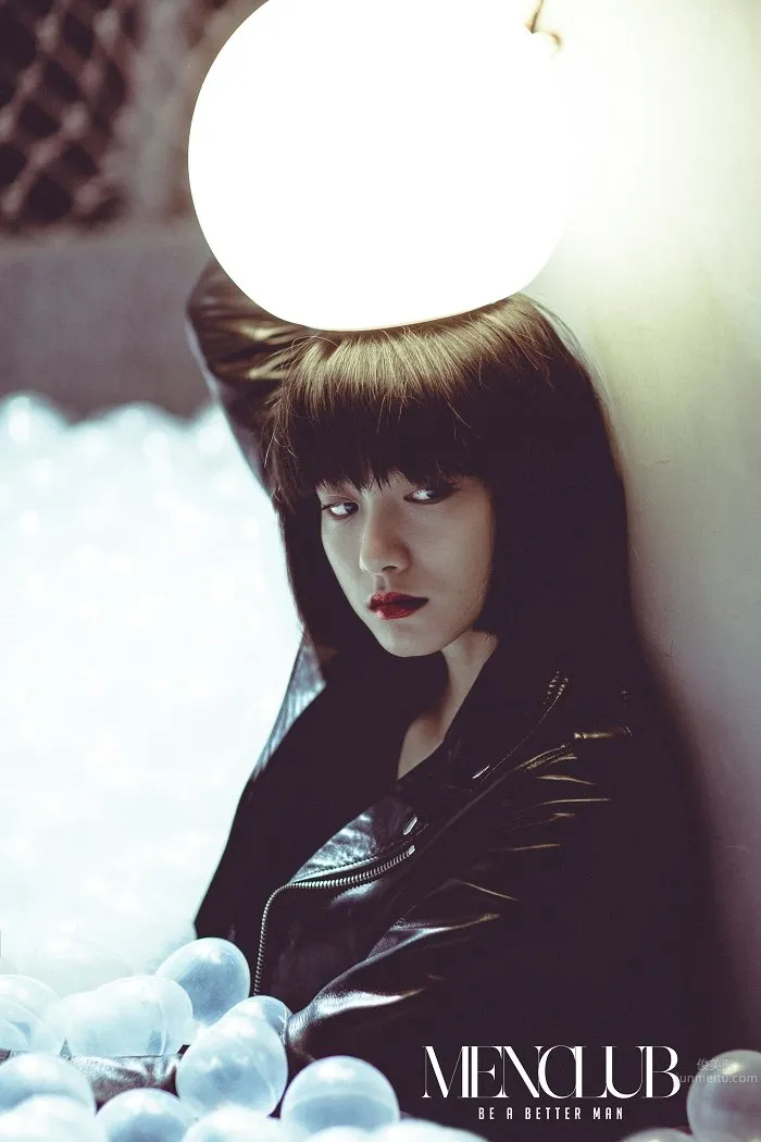 Angela Yuen: Literary Goddess Cool Elegant Photo photo 14