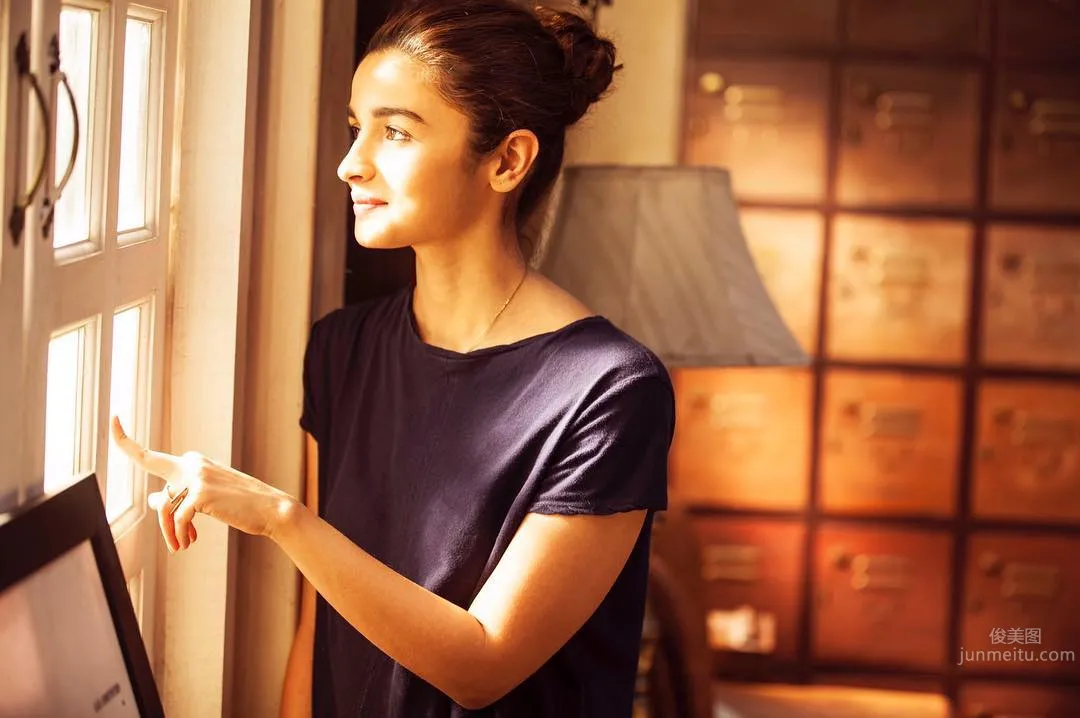 Alia Bhatt - Bollywood's New Goddess with Boundless Prospects photo 14