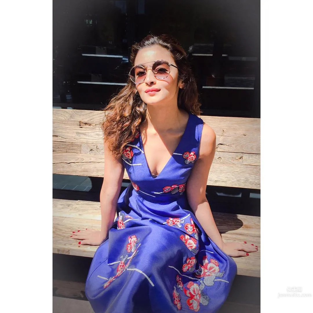 Alia Bhatt - Bollywood's New Goddess with Boundless Prospects photo 9