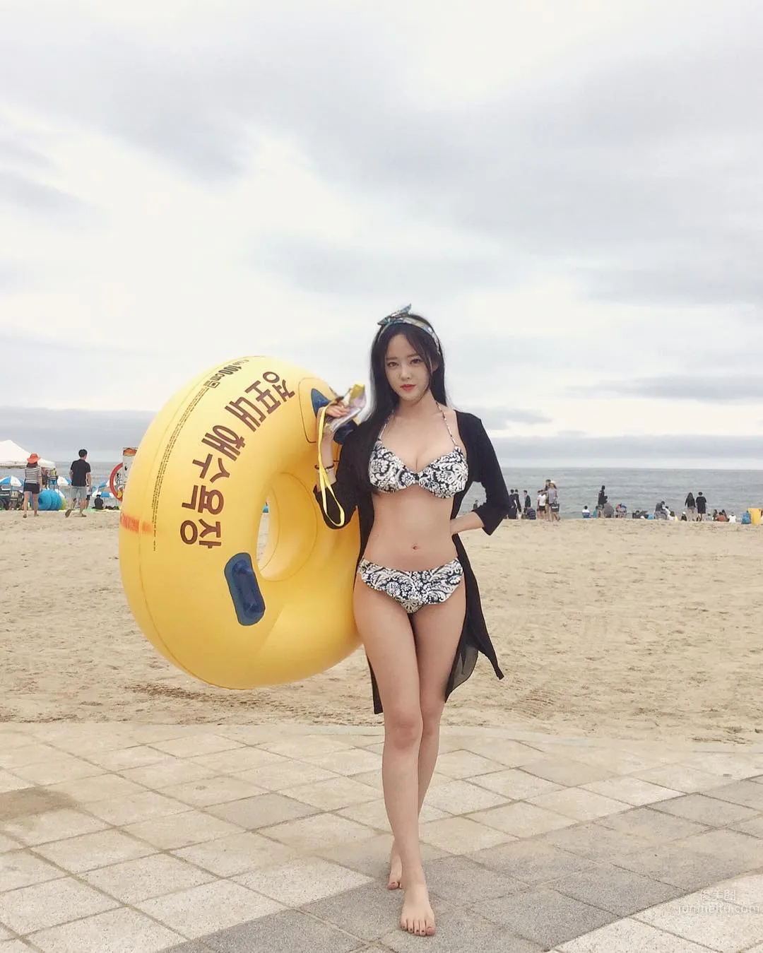 윤혜주- 小隻马露出深沟雪白超诱人_10