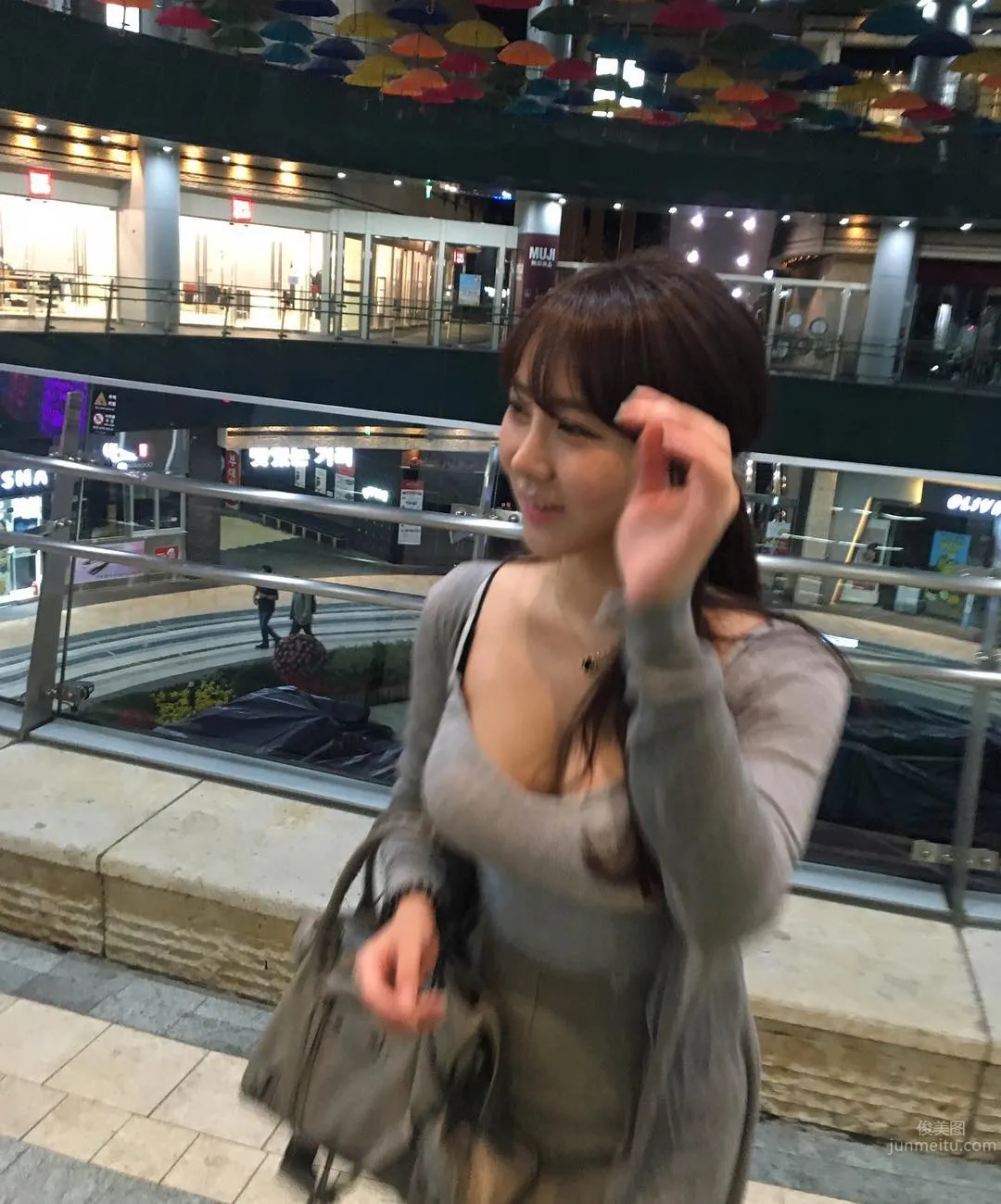 Lovelyn - Super Energetic Korean Cute Girl photo 45