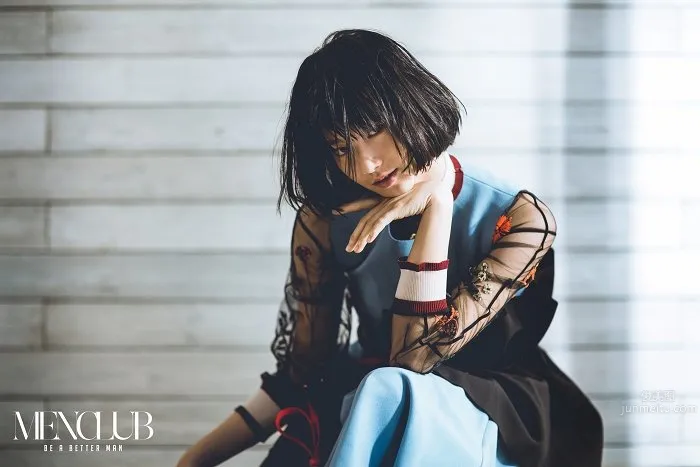 Angela Yuen: Literary Goddess Cool Elegant Photo photo 4