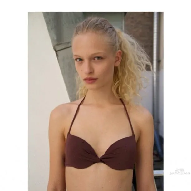 Frederikke Sofie- 丹麥少女冷豔IG私房照 1
