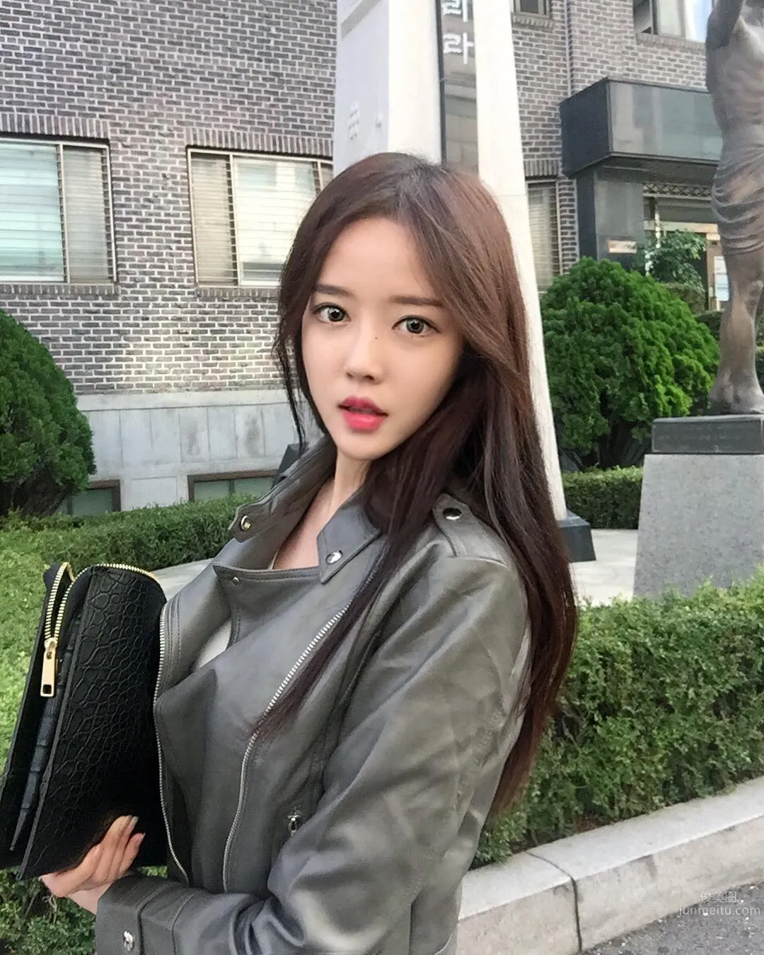 윤혜주- 小隻马露出深沟雪白超诱人_15