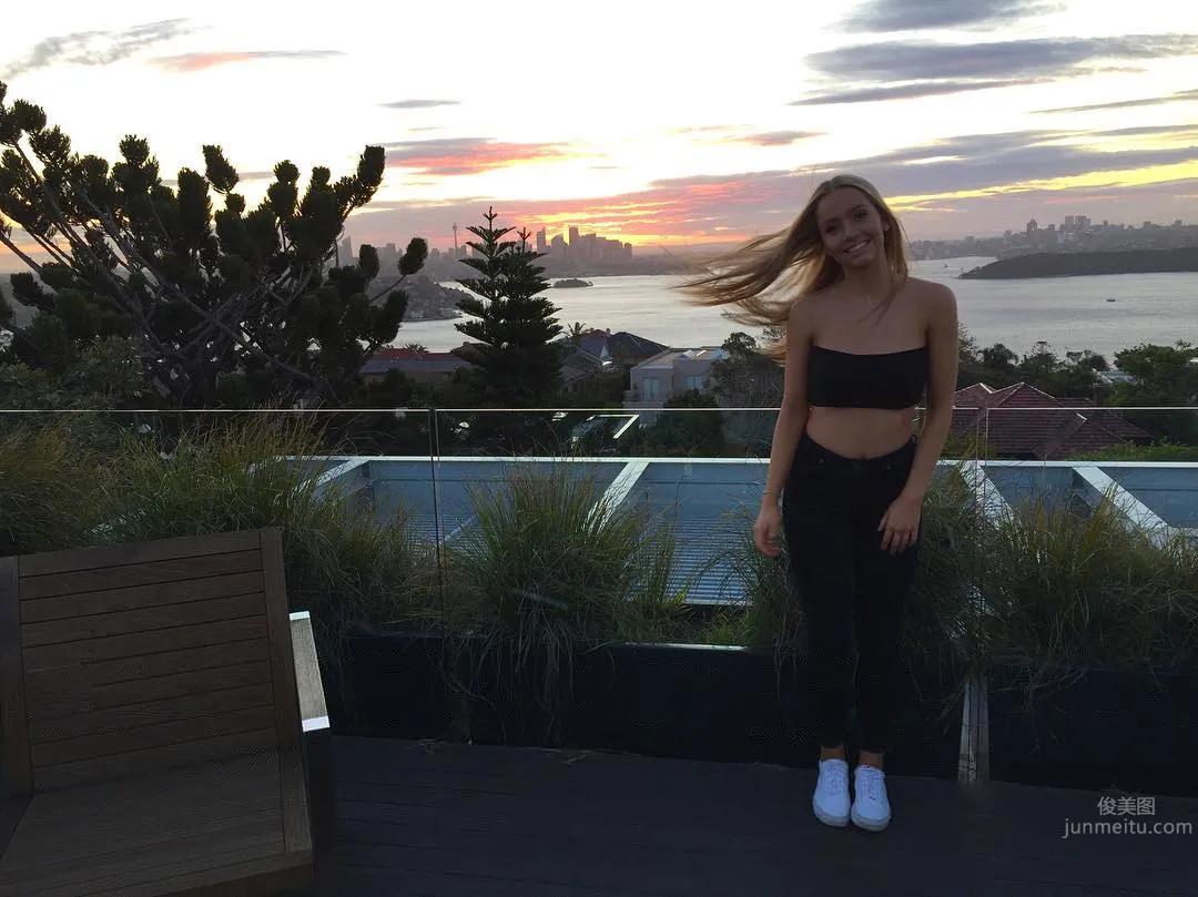 Rosie Bell, the Australian Amateur Who Stunned Netizens photo 53