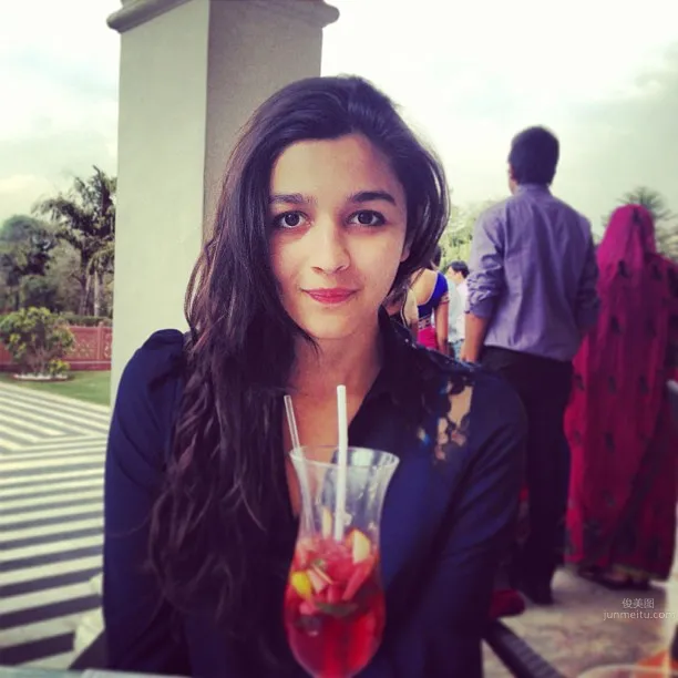 Alia Bhatt- 前途无可限量的宝莱坞新女神_0