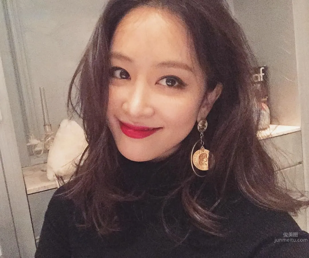 Miss Sohn, Korean Popular Fashion Blogger Private Shoot photo 11