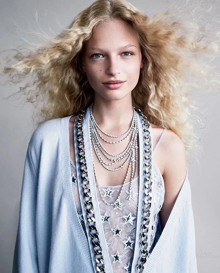 Frederikke Sofie- 丹麥少女冷豔IG私房照 3
