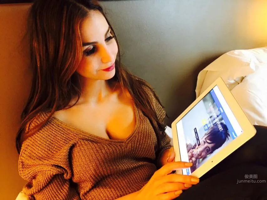 Sila Sahin - Playboy Muslim Model photo 8