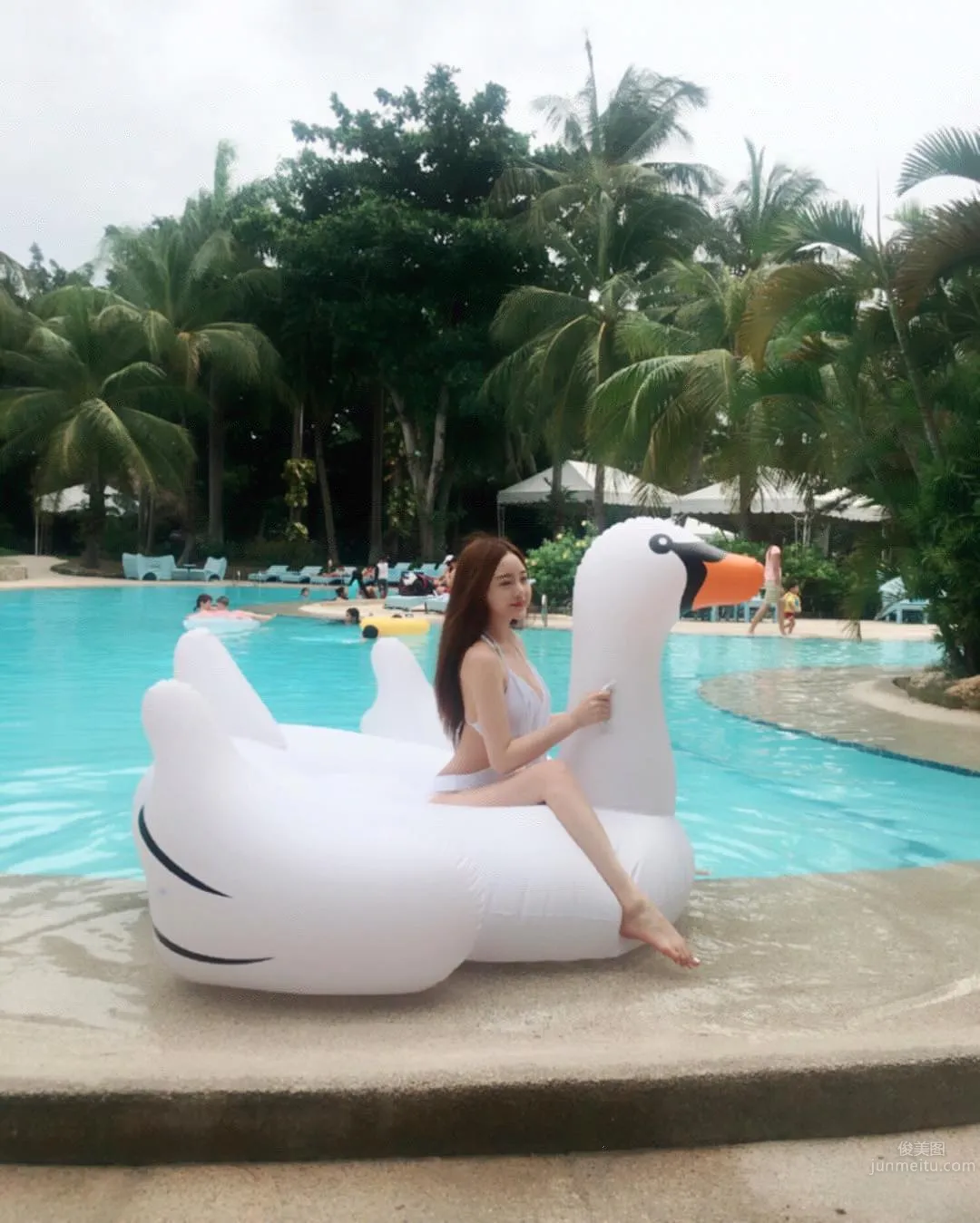 르미룸- 氣質牛奶妹好身材藏不住 23