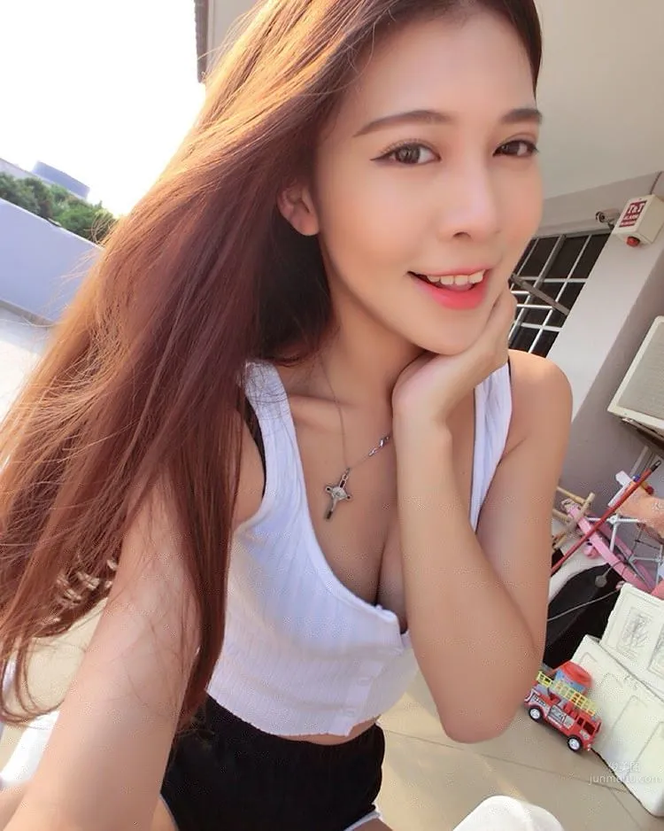 Flora Lee Mei Yun- 大馬虎牙妹極緻S曲線私房照 11