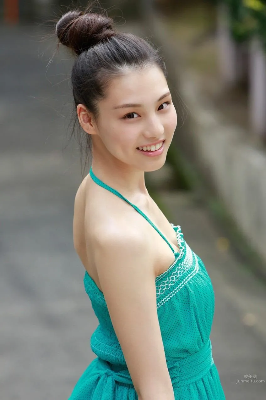 Iori Sagara, One of Japan's Few Stylish Beauties photo 11