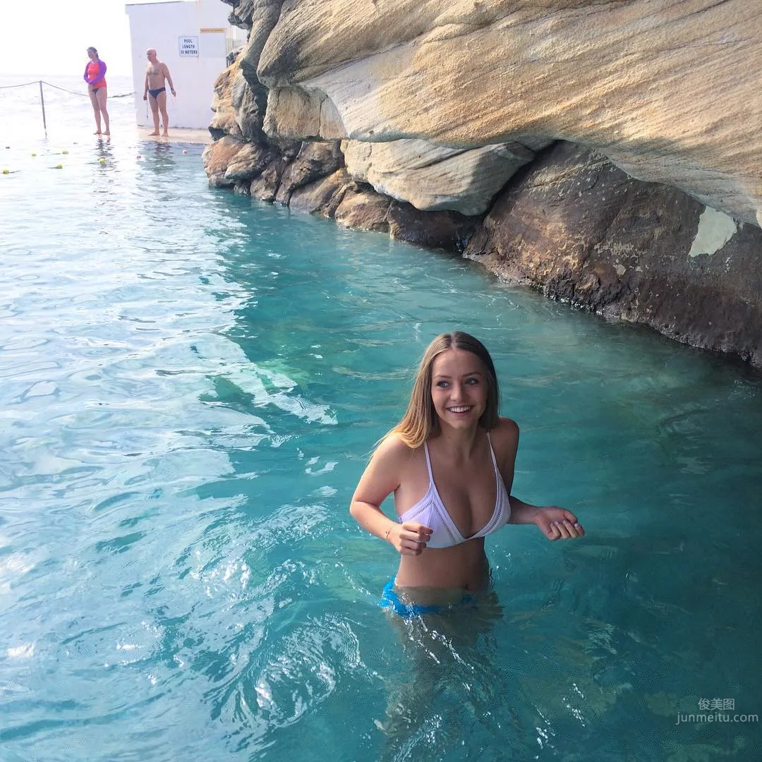 Rosie Bell, the Australian Amateur Who Stunned Netizens photo 5